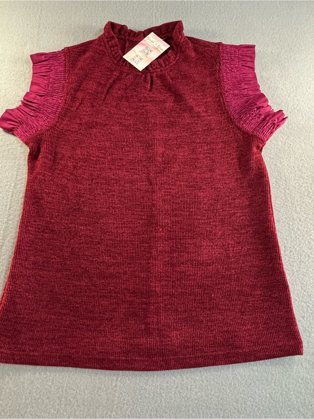 Bourbon & Blush Knit Top with Ruffled Neckline Women’s Medium Wine keyhole back
